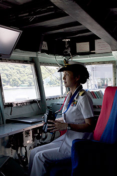 海上自衛隊 初 女性護衛艦艦長インタビュー Special 劇場版 ハイスクール フリート 公式サイト Blu Ray Dvd 10月28日 水 発売決定